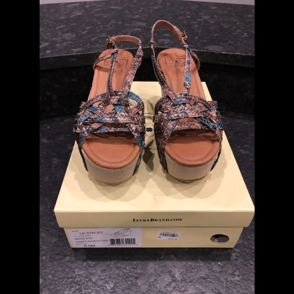 🎈Host Pick🎈Lucky Brand Snakeskin-like Wedge